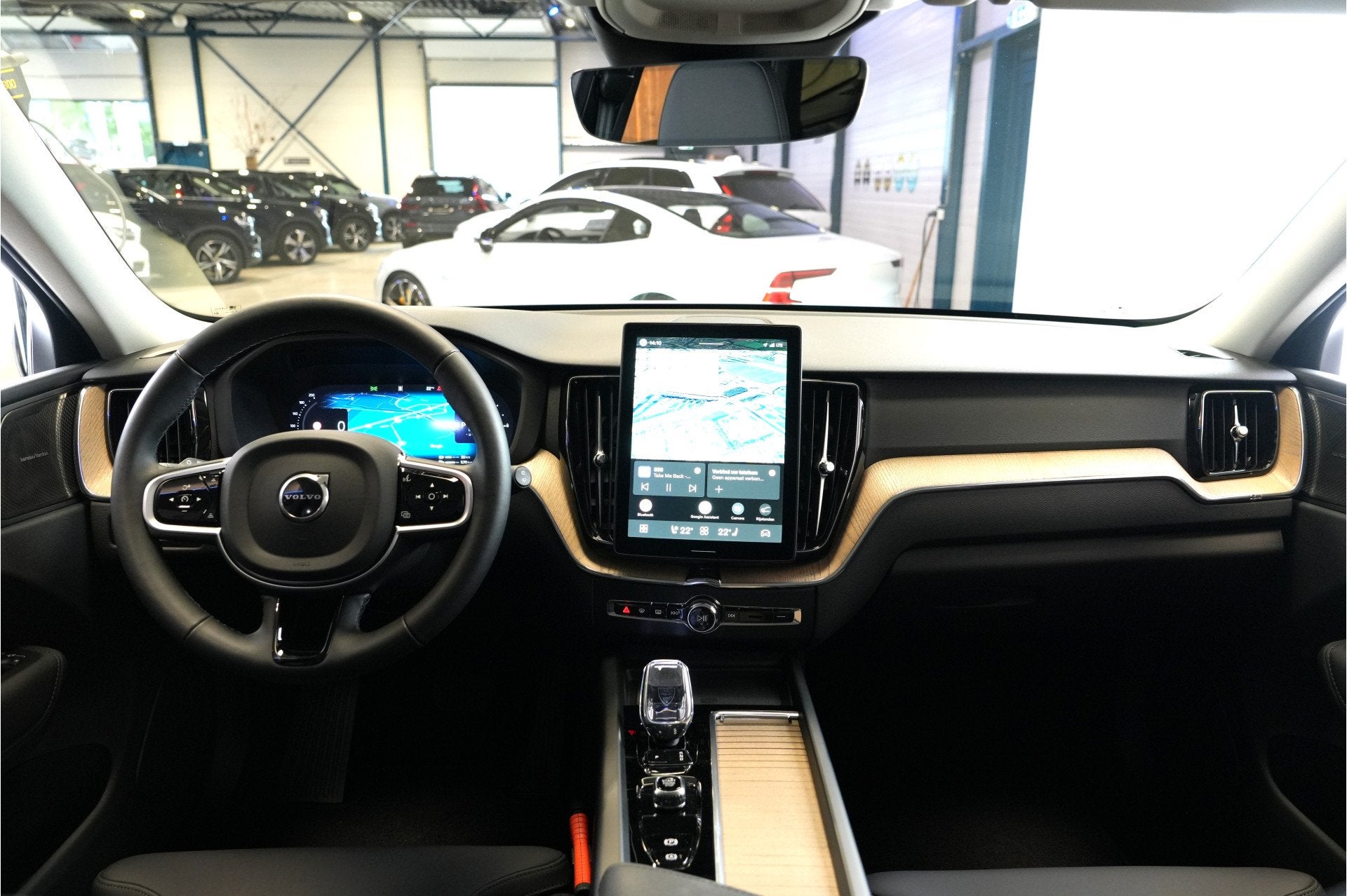 Volvo XC60 2.0 T6 AWD 293kW/399pk Aut8 Plug-in hybrid AWD Pl, Automaat, Dealer onderhouden, Gebruikt, Euro 6