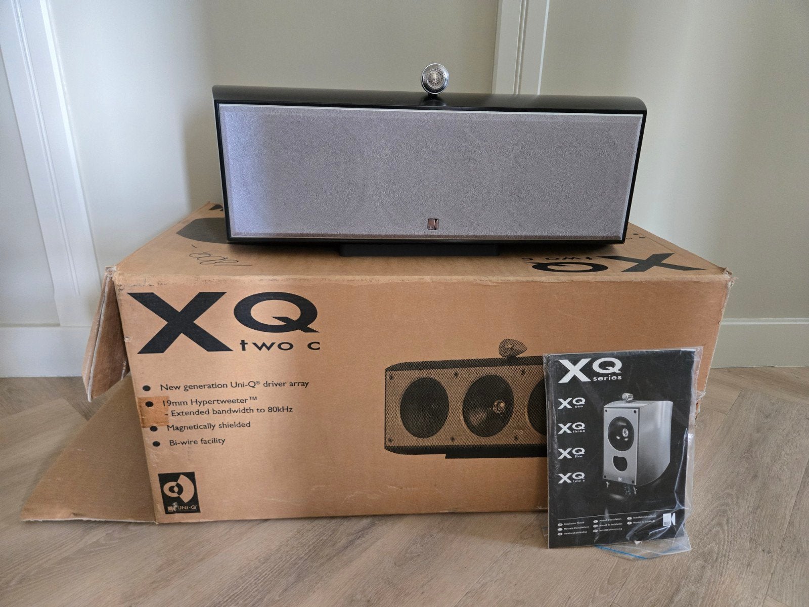 KEF XQ Two C Center Speaker - Hoogwaardige Geluidskwaliteit, Ophalen of Verzenden, 120 watt of meer, Center speaker, Overige merken