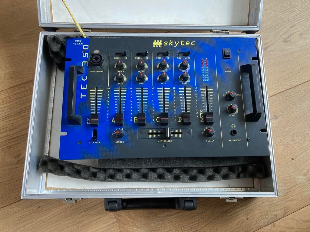 Skytec tec 350 mengpaneel, Ophalen of Verzenden, Zo goed als nieuw, Minder dan 5 kanalen, Microfooningang