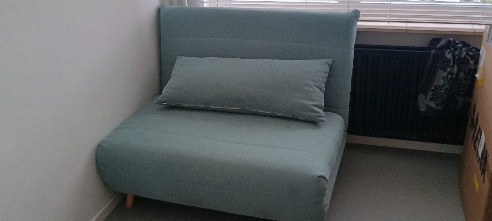 Compacte slaapbank - zo goed als nieuw, Ophalen, 100 cm, Eenpersoons, Zo goed als nieuw