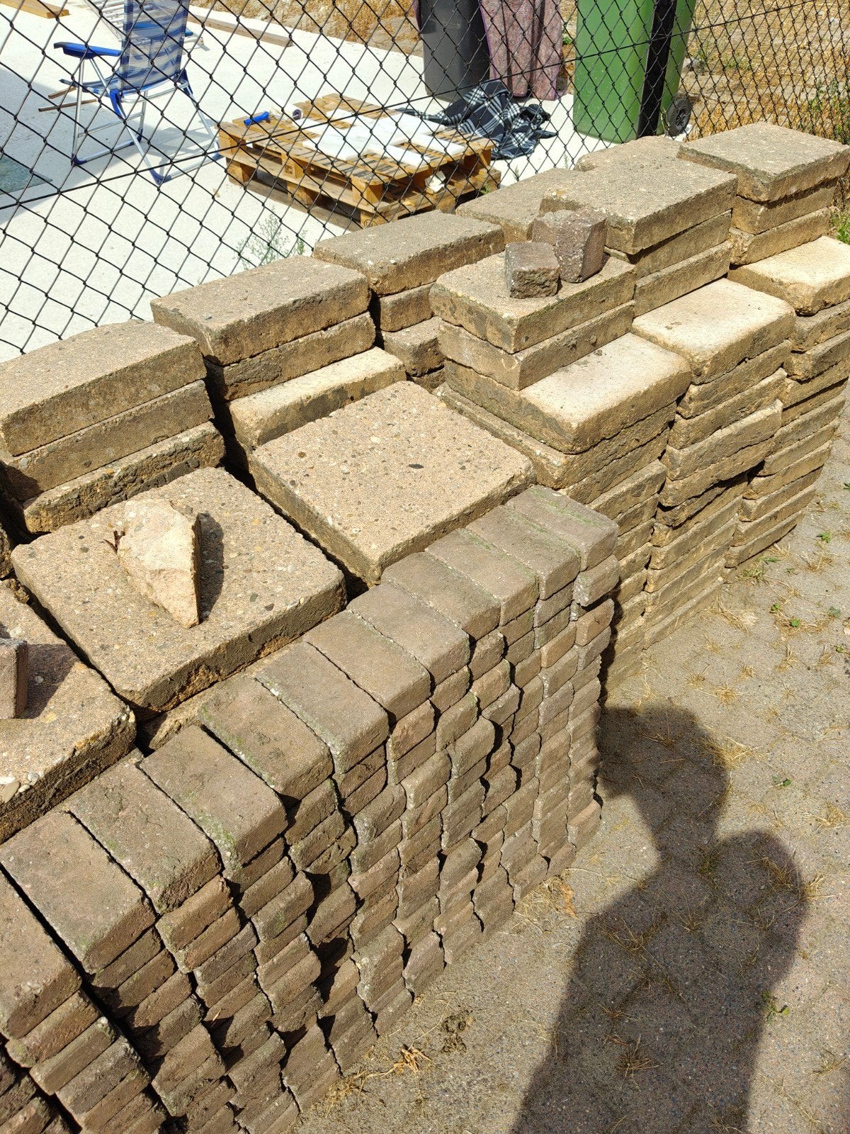 Gebruikte waaltjes en terrastegels, Tuin en Terras, Ophalen, Gebruikt, Klinkers, 10 m² of meer