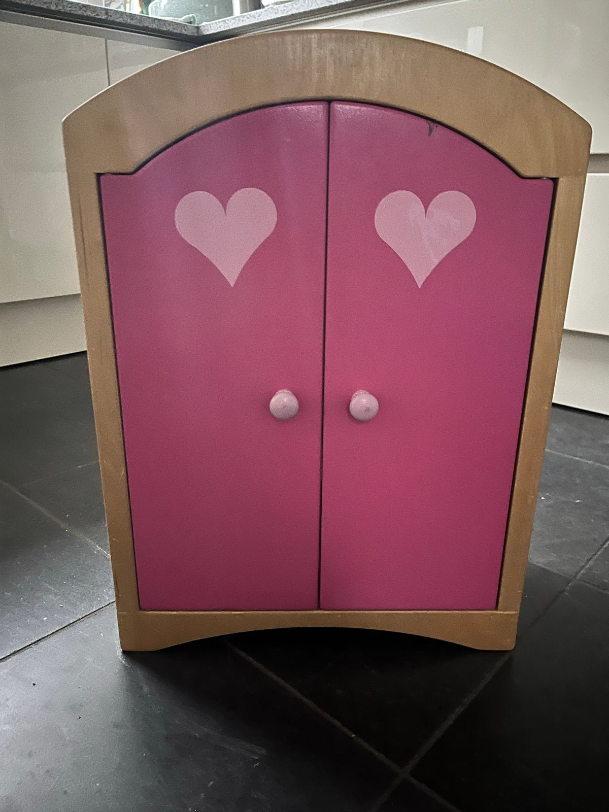 Houten poppenkledingkast met hangers, Ophalen of Verzenden, Gebruikt, Accessoires