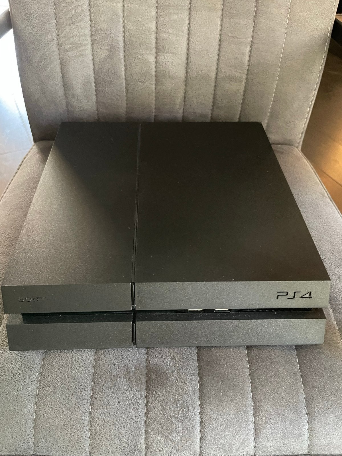 PS4 Slim met 1 controller, stuur, pedalen en 6 games, Spelcomputers en Games, Ophalen, Gebruikt, 1 speler, Eén computer