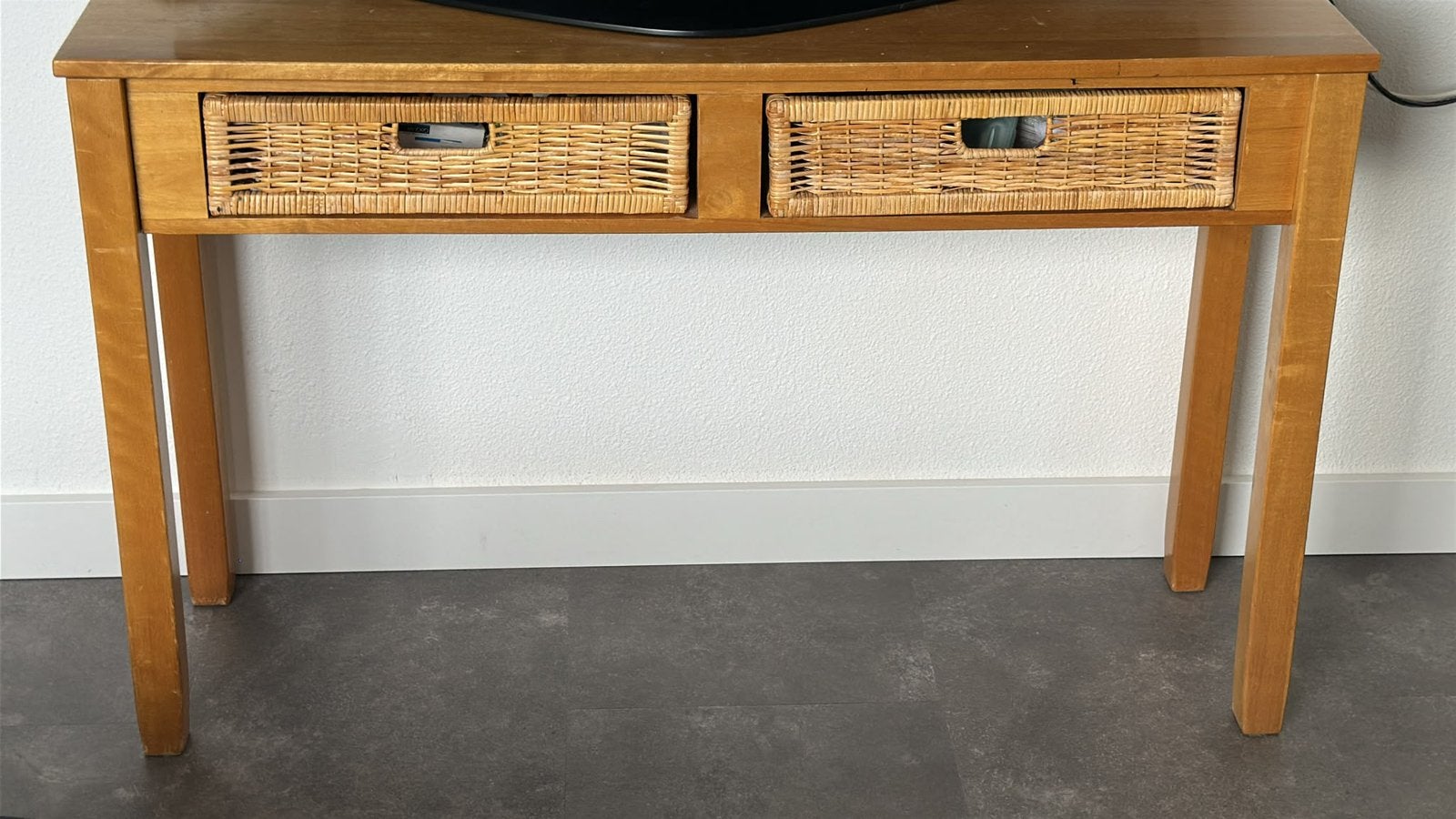 Side table met rieten lades, Huis en Inrichting, Tafels | Sidetables, Ophalen, Gebruikt, 100 tot 150 cm, 25 tot 50 cm