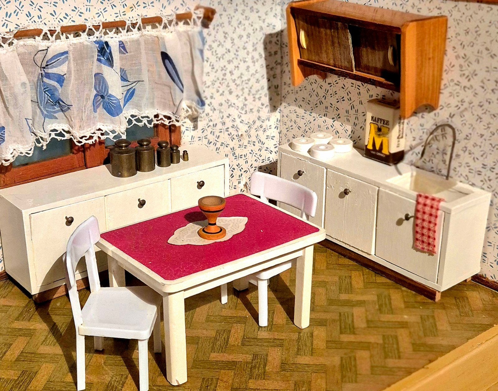 Antieke poppenhuis keuken jaren 40 50 vintage houten meubels, Antiek en Kunst, Antiek | Speelgoed, Ophalen of Verzenden