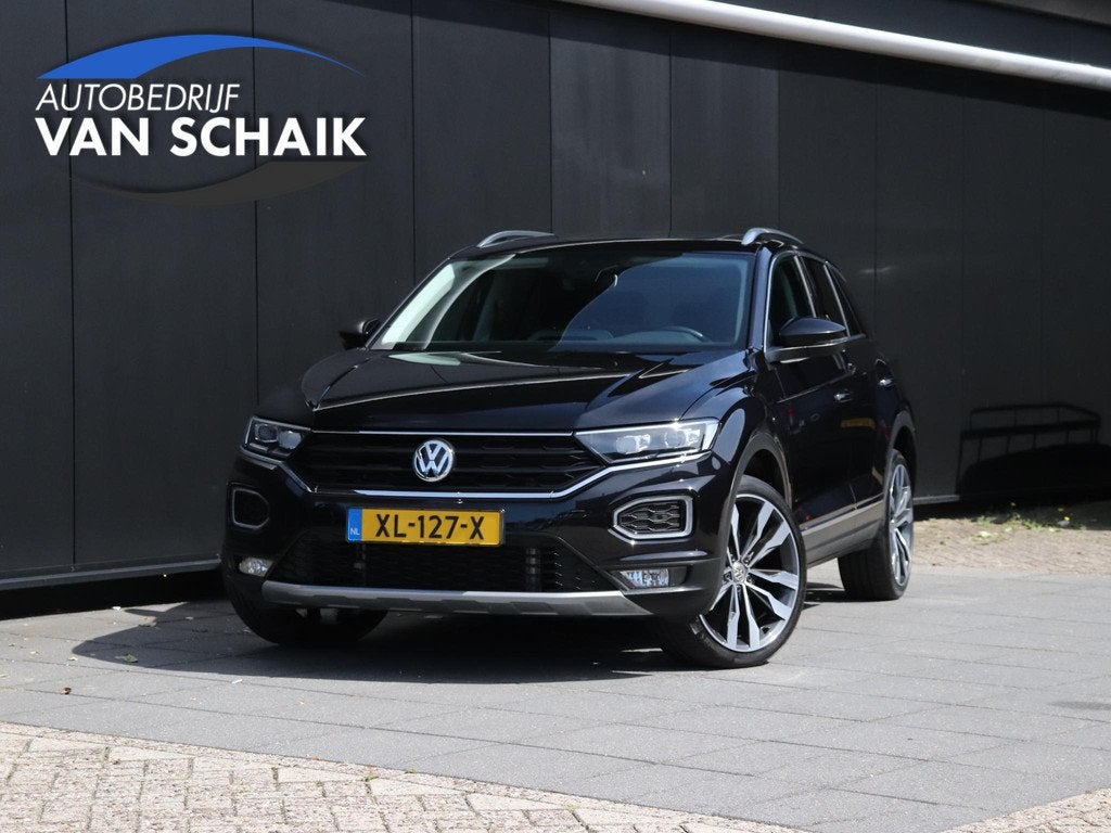 Volkswagen T-Roc 1.5 TSI Sport | PANO-DAK | TREKHAAK | VIRTU, Voorwielaandrijving, Stof, 4 cilinders, 150 pk
