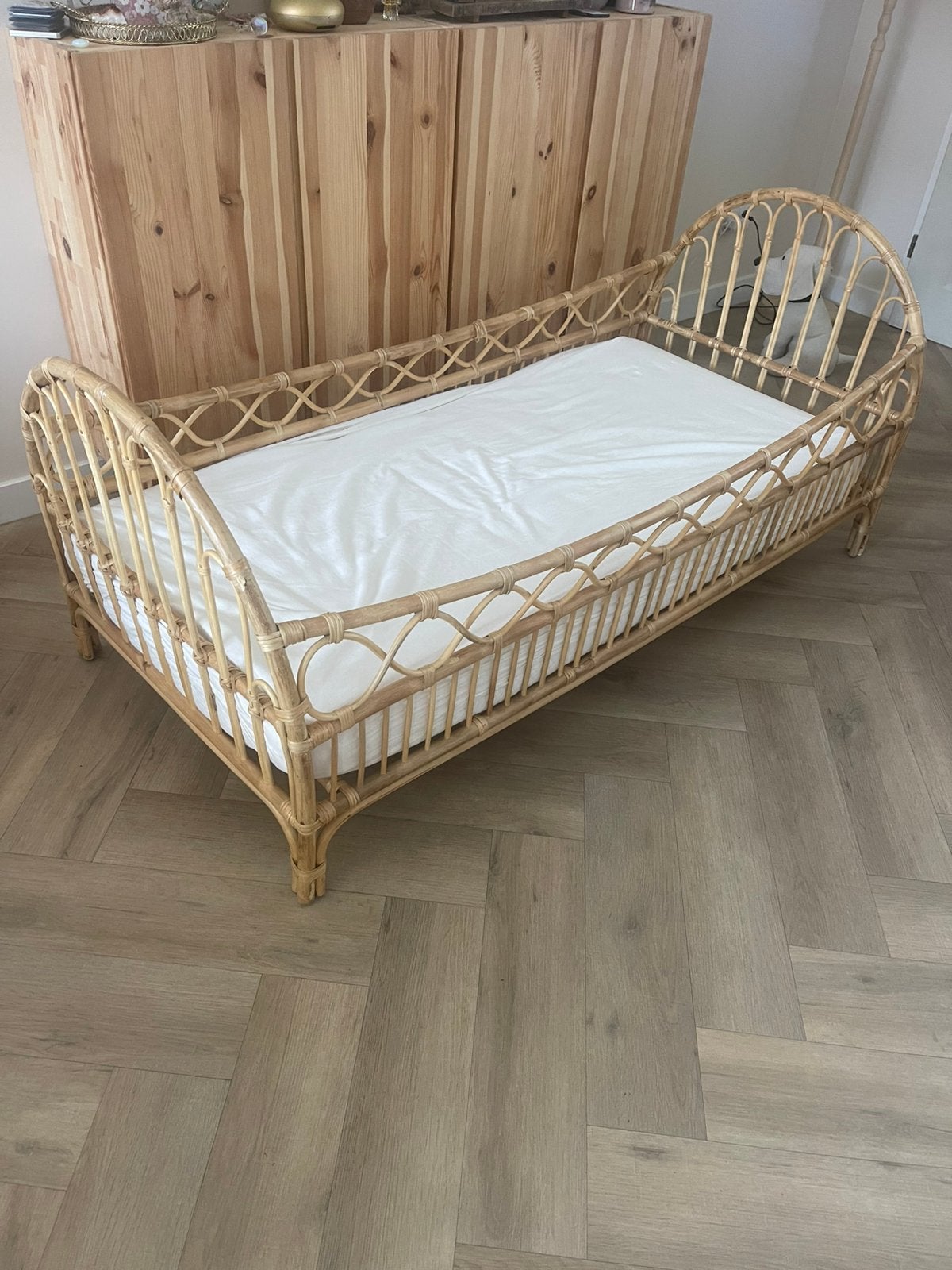 Rotan peuter bed, Kinderen en Baby's, Ophalen, 70 tot 85 cm, 140 tot 160 cm, Zo goed als nieuw