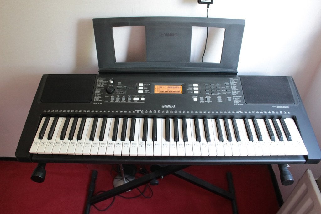 Keyboard Yamaha PSR-E363, Muziek en Instrumenten, Keyboards, Ophalen, 61 toetsen, Yamaha, Met standaard