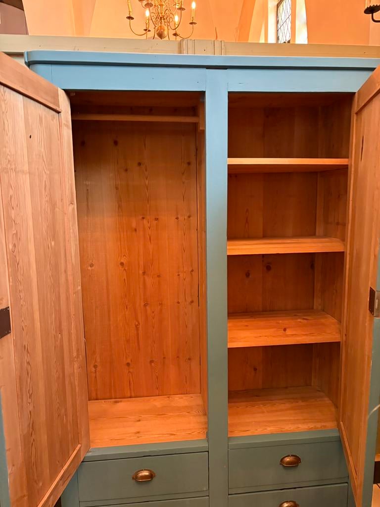Mooie houten kledingkast, hang en leg, blauw, landelijk, Ophalen, Hoofdstraar 15 De Steeg, 200 cm of meer, Info@ilfienile.nl