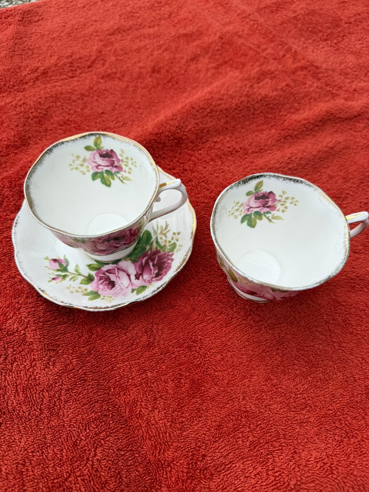 Royal Albert american beauty, Verzamelen, Ophalen, Zo goed als nieuw