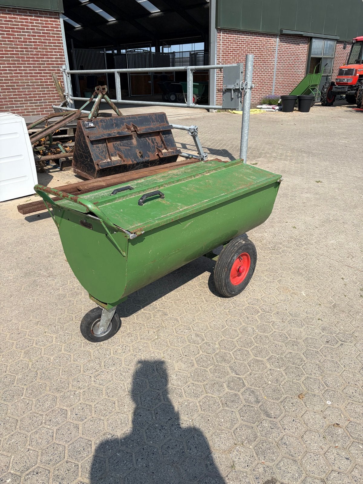 Groene voerbak op wielen, Ophalen, Veehouderij, Voertechniek