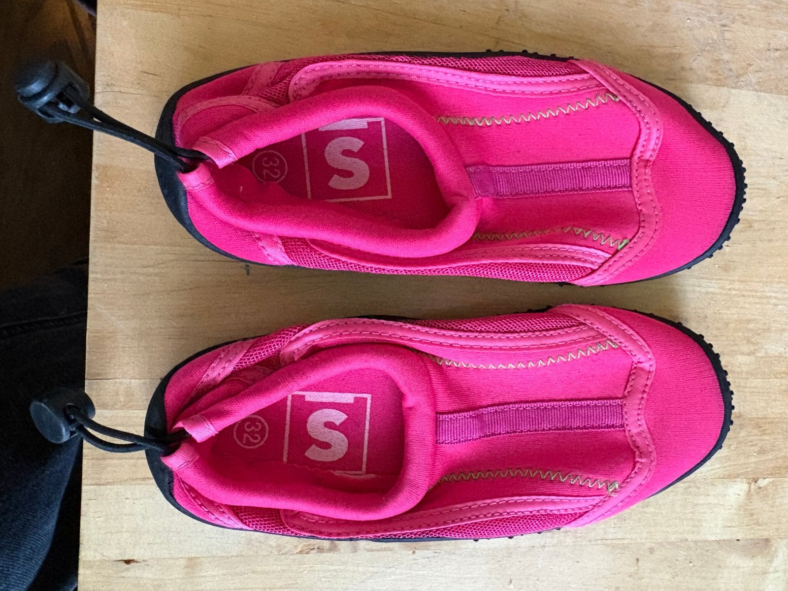 Waterschoenen of surfschoenen maat 32 roze, Kinderen en Baby's, Kinderkleding | Schoenen en Sokken, Meisje, Overige typen, Ophalen of Verzenden