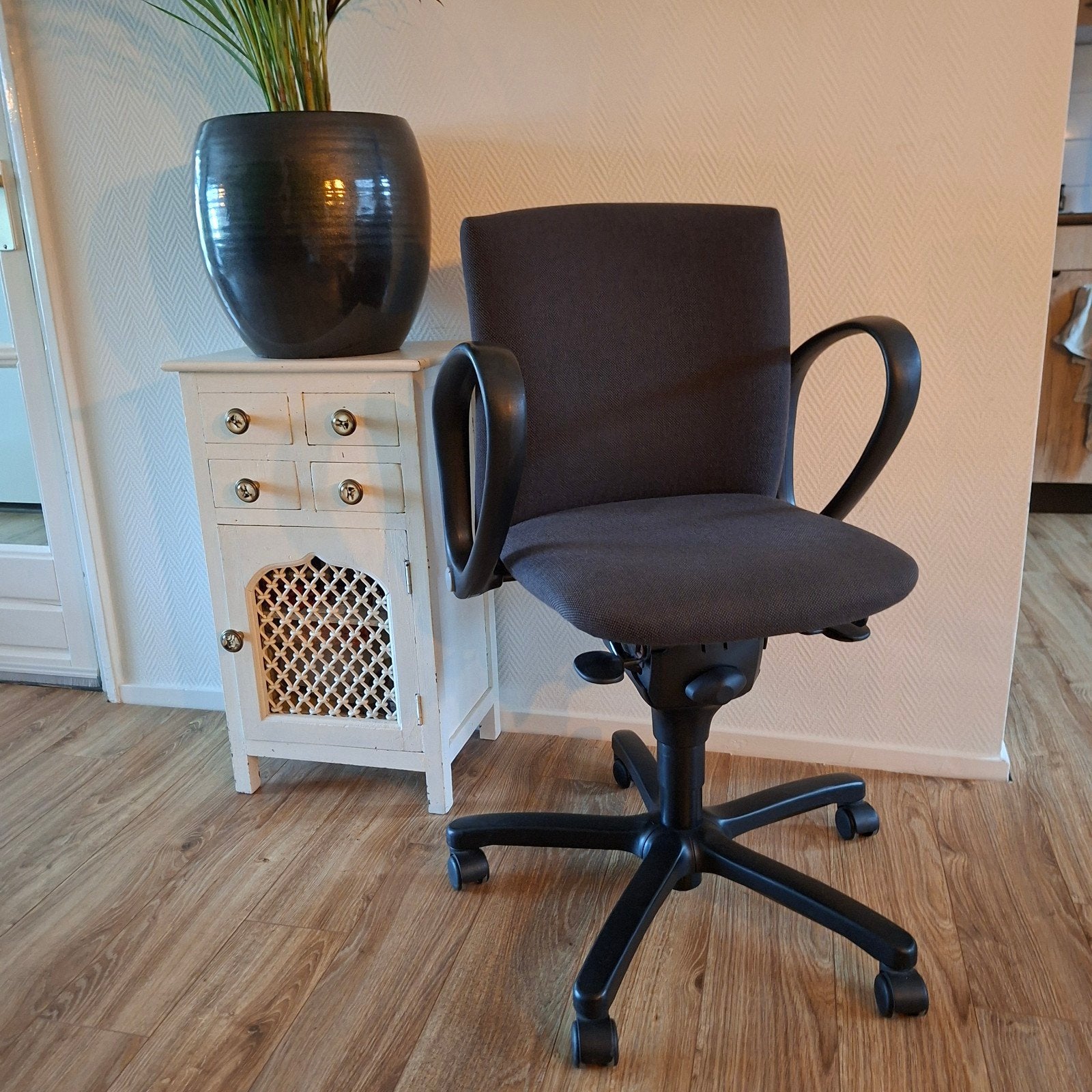 Haworth Comforto bureaustoel, Ophalen, Zwart