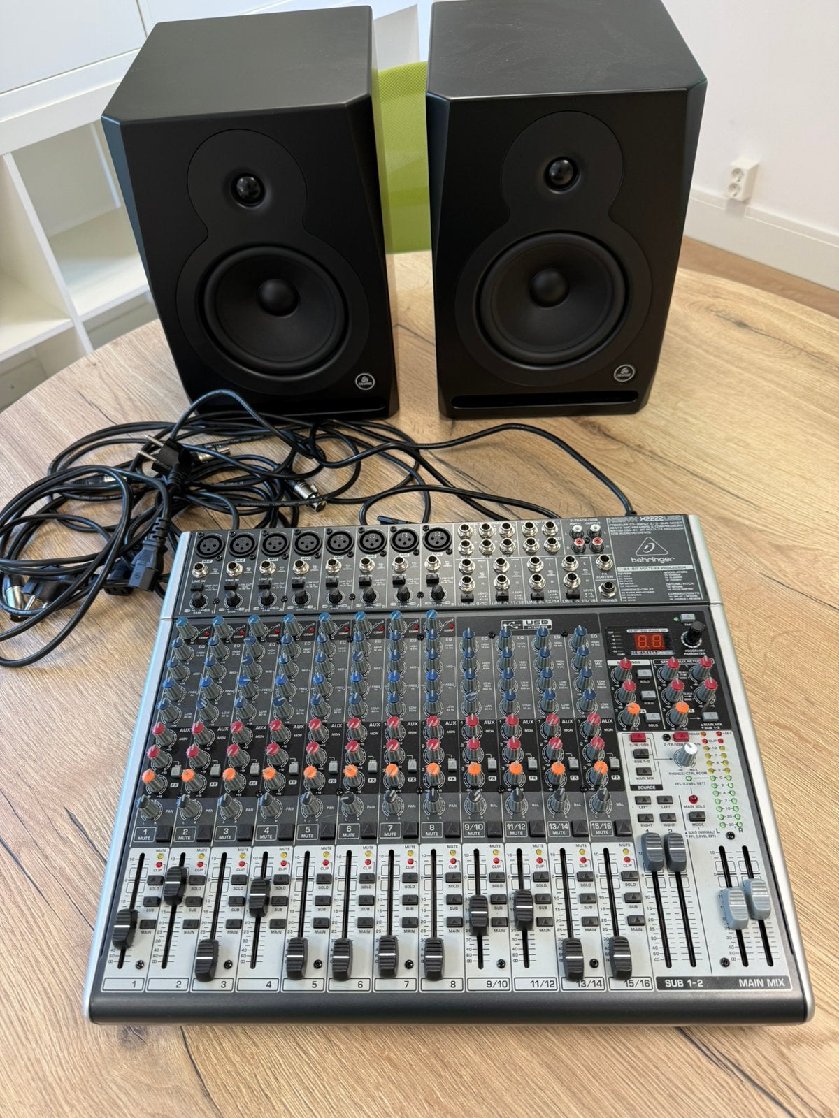 Behringer X2222USB mengpaneel plus actieve monitors, Ophalen, Zo goed als nieuw, Minder dan 5 kanalen