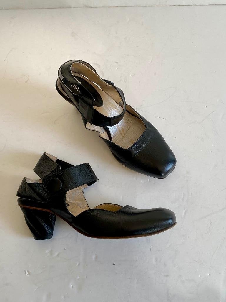 J98 Lisa Tucci mt. 37,5 open leren schoenen pumps zwart leer, Kleding | Dames, Schoenen, Zo goed als nieuw, Zwart, Ophalen of Verzenden