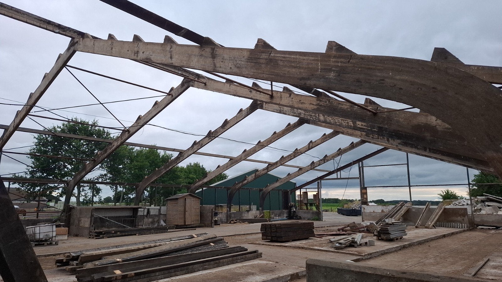 Gelamineerde spanten met 22 meter overspanning, Ophalen