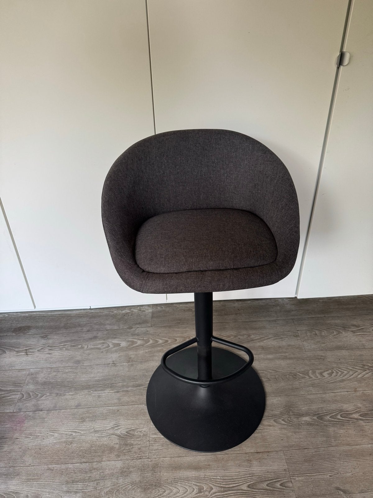 Verstelbare kruk van Jysk - Hoogte 56-78 cm, Huis en Inrichting, Barkrukken, Ophalen, Gebruikt, In hoogte verstelbaar, 60 tot 90 cm
