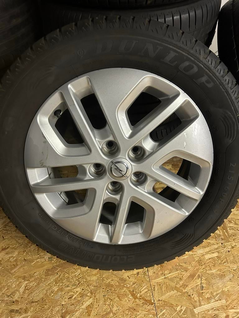 Te koop Opel vivaro sportvelgen met 215/60R17C, Auto-onderdelen, Banden en Velgen, Ophalen, Banden en Velgen, 17 inch, Winterbanden