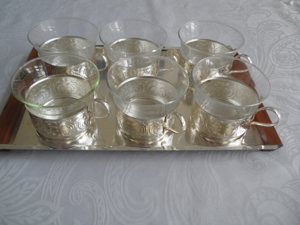 Dienblad met 6 theeglazen in zilverkleurige houders, Antiek en Kunst, Curiosa en Brocante, Ophalen of Verzenden
