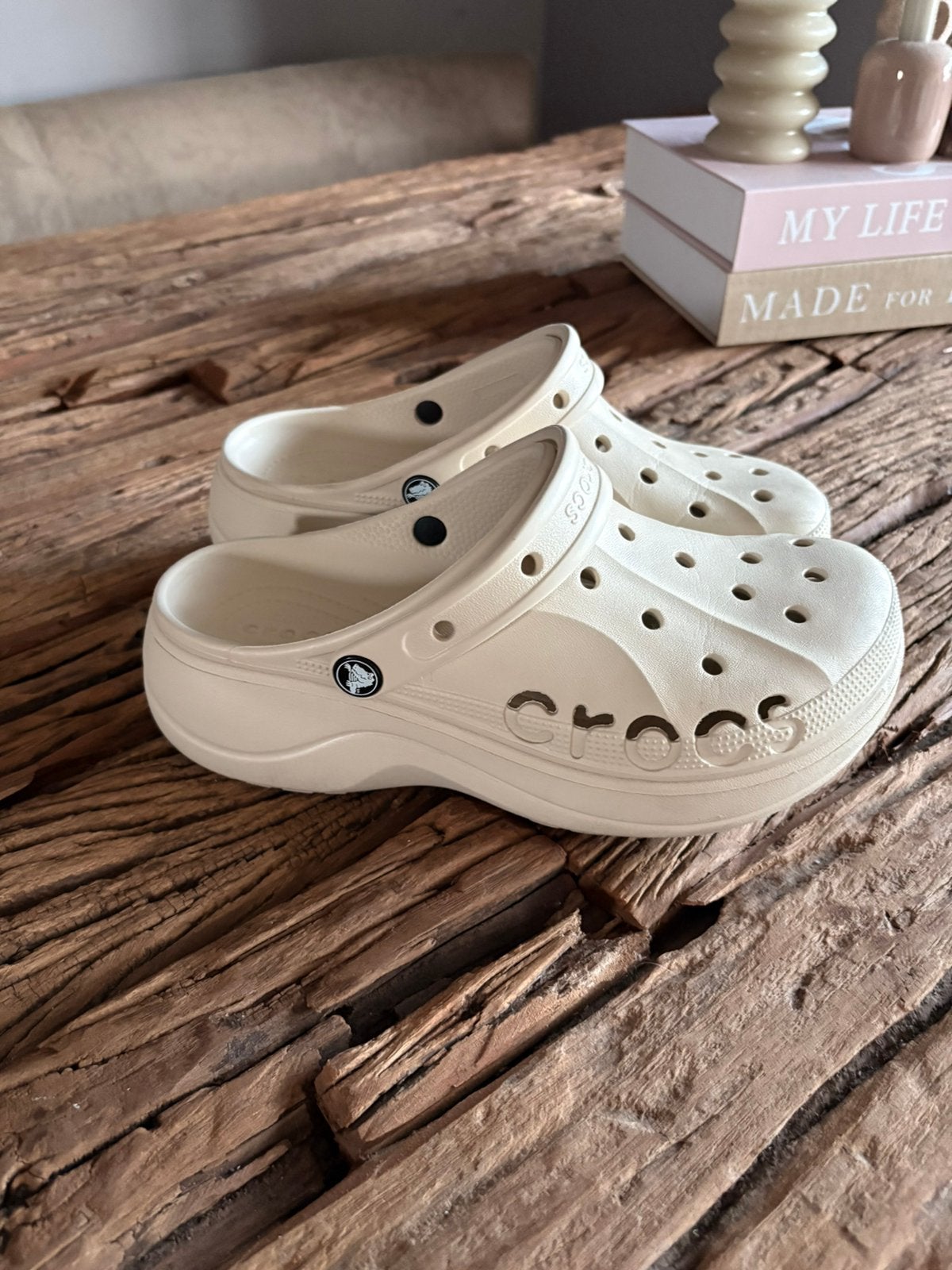 Crocs Baya platform glogs beige mt 39/40 W9 2x opgelopen, Kleding | Dames, Schoenen, Zo goed als nieuw, Beige, Ophalen of Verzenden