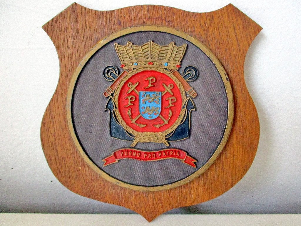 Wapenschild marine 'Pugno Pro Patria', Ophalen of Verzenden, Marine, Nederland, Embleem of Badge