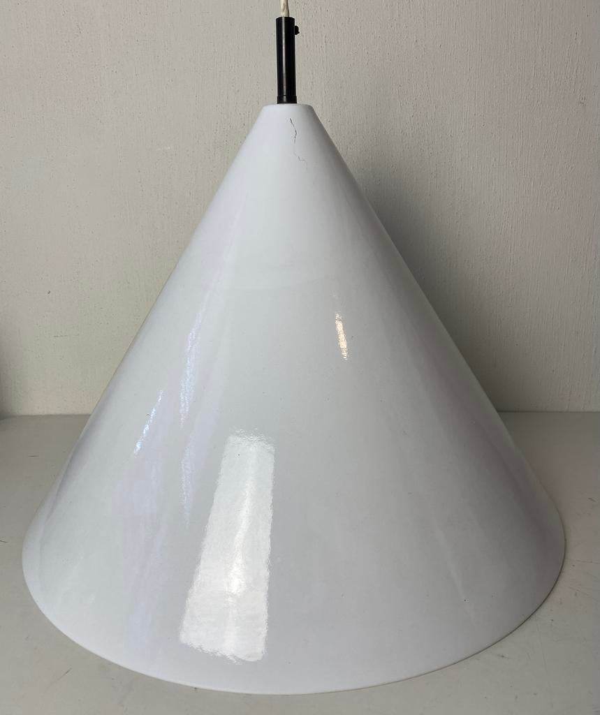 Poulsen wit emaille cone hanglamp design Arne Jacobsen, Gebruikt, Poulsen, Denemarken, Ophalen of Verzenden