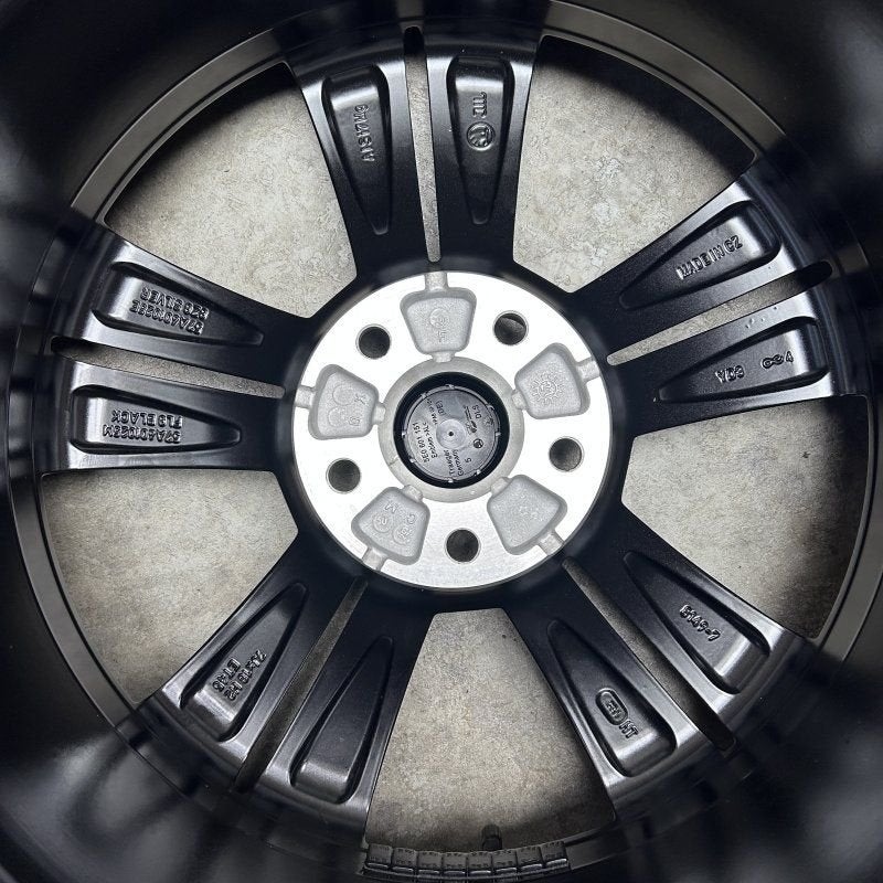18 inch velgen + winterbanden Skoda Superb 57A601025M, 18 inch, -, -, Banden en Velgen