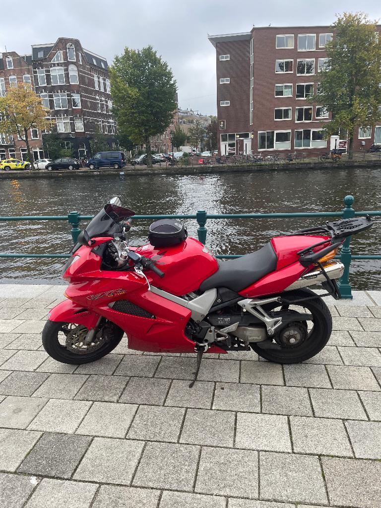 Honda VFR800 VTEC, 4 cilinders, Motorrijbewijs A, Gebruikt, Particulier
