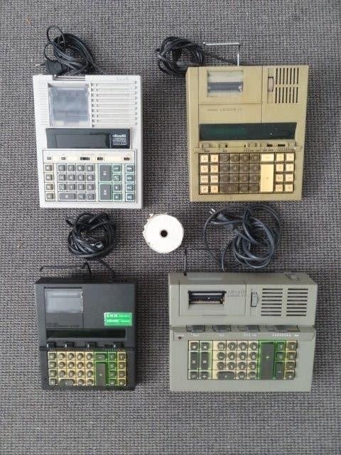 verzameling, 4 Olivetti rekenmachines, Logos en Divisumma, Antiek en Kunst, Verzenden, Overige typen, Meerkleurig, Overige materialen