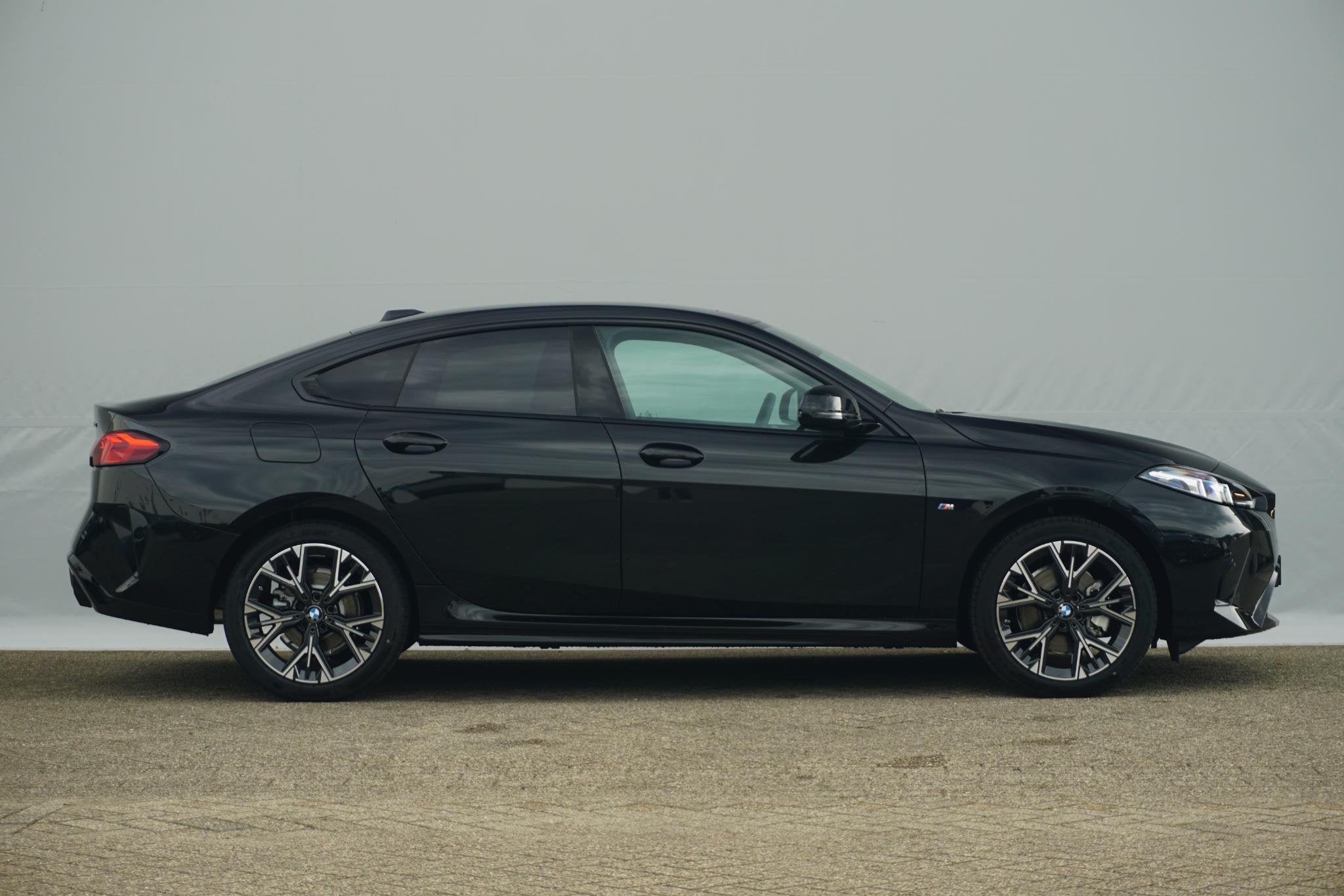 BMW 2 Serie Gran Coupé 220 M Sport Design 18'' / Stuurwielr, Euro 6, Met garantie (alle), Zwart, Origineel Nederlands