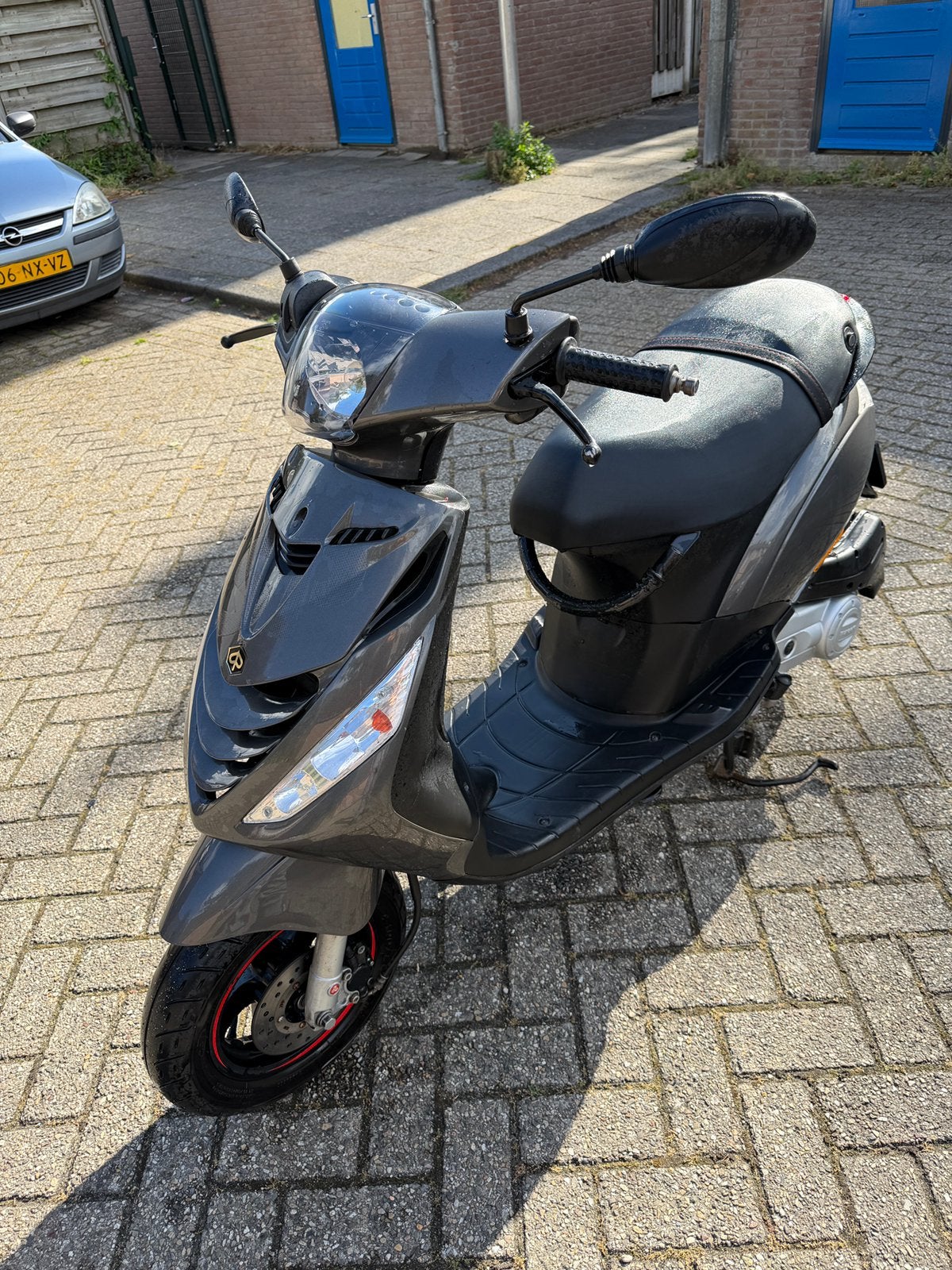 Piaggio Zip i-get 2020 Bromscooter Geel Kenteken 2e Eigenaar, Fietsen en Brommers, Scooters | Piaggio, Ophalen, Zo goed als nieuw
