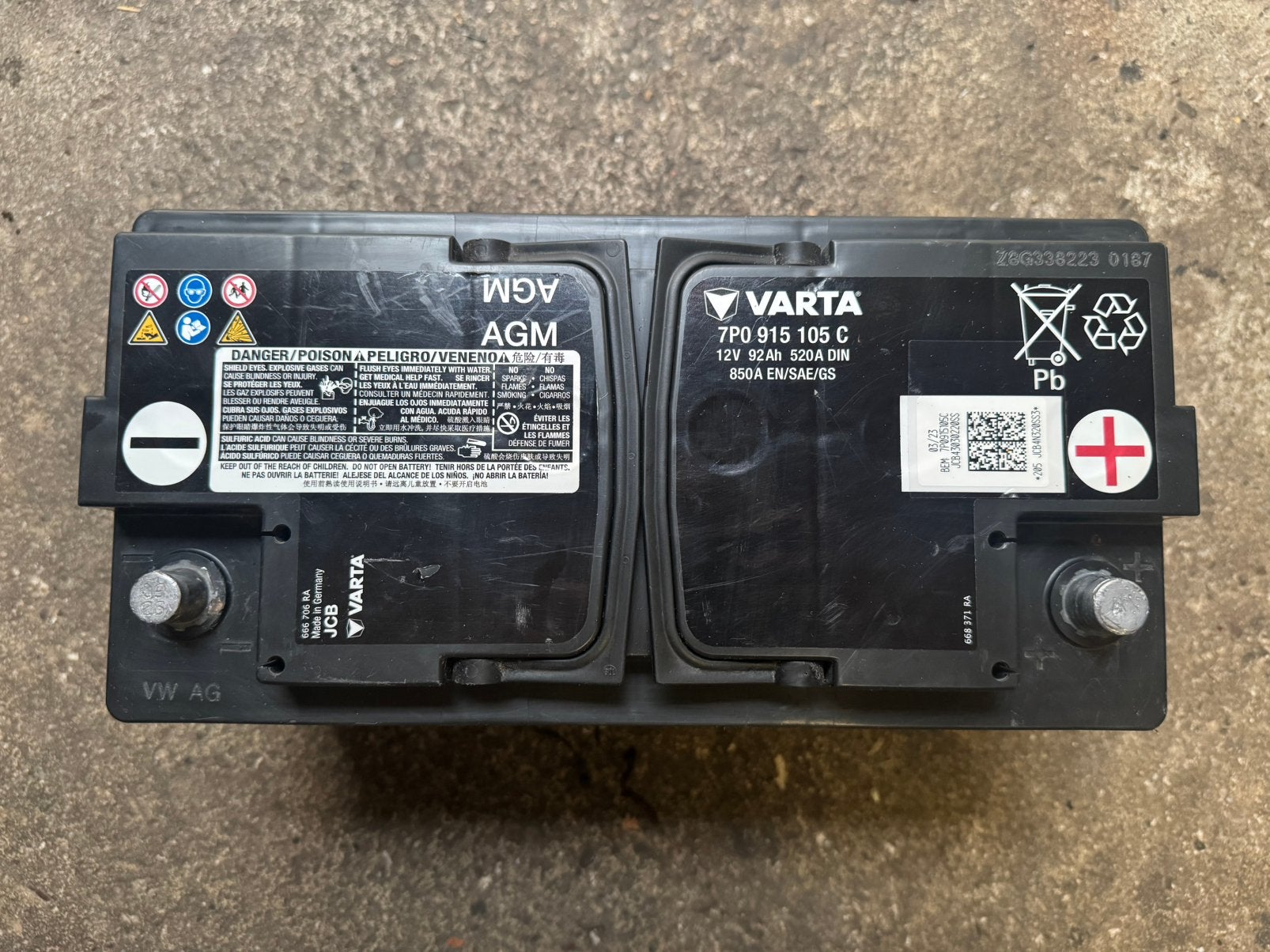 Zo goed als nieuwe originele Volkswagen accu 92AH 520 DIN, Auto-onderdelen, Gebruikt, Volkswagen