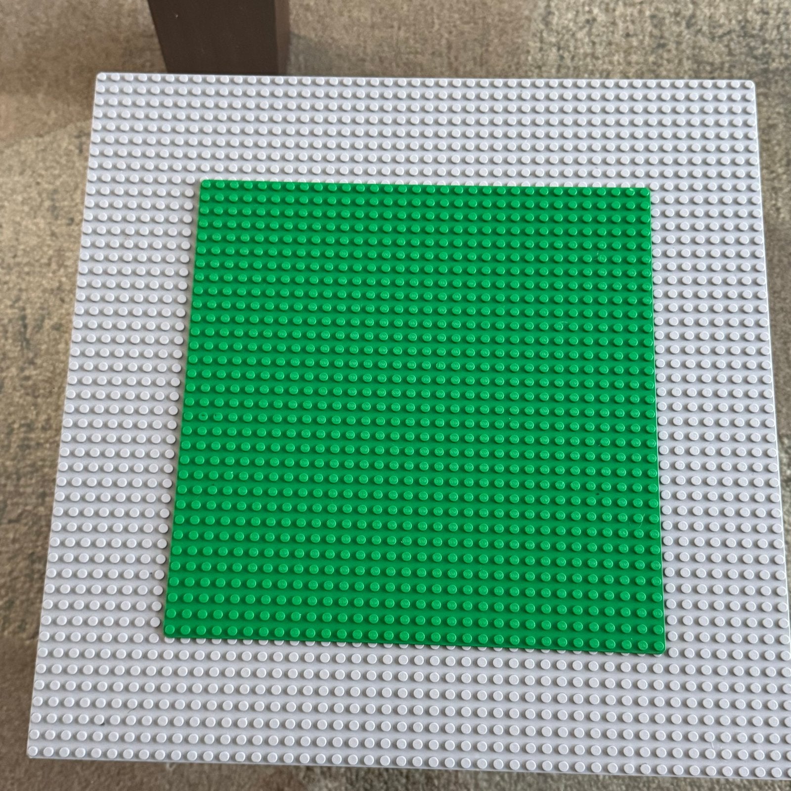 LEGO bouwplaat grijs met groene plaat, Ophalen of Verzenden, Gebruikt, Overige merken