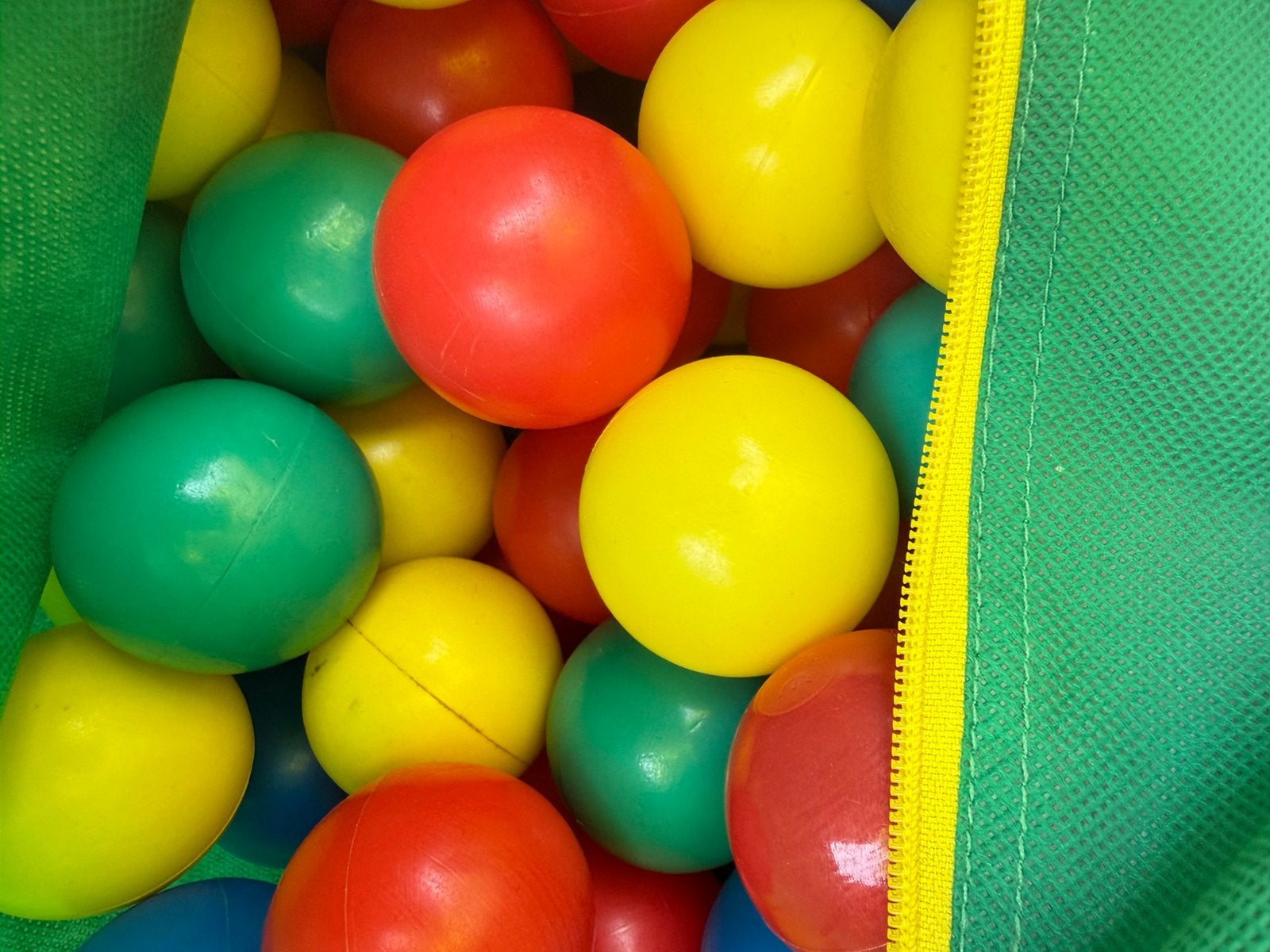 Ballenbakballen, speelballen ongeveer 400 stuks, Kinderen en Baby's, Speelgoed | Buiten | Los speelgoed, Ophalen, Gebruikt