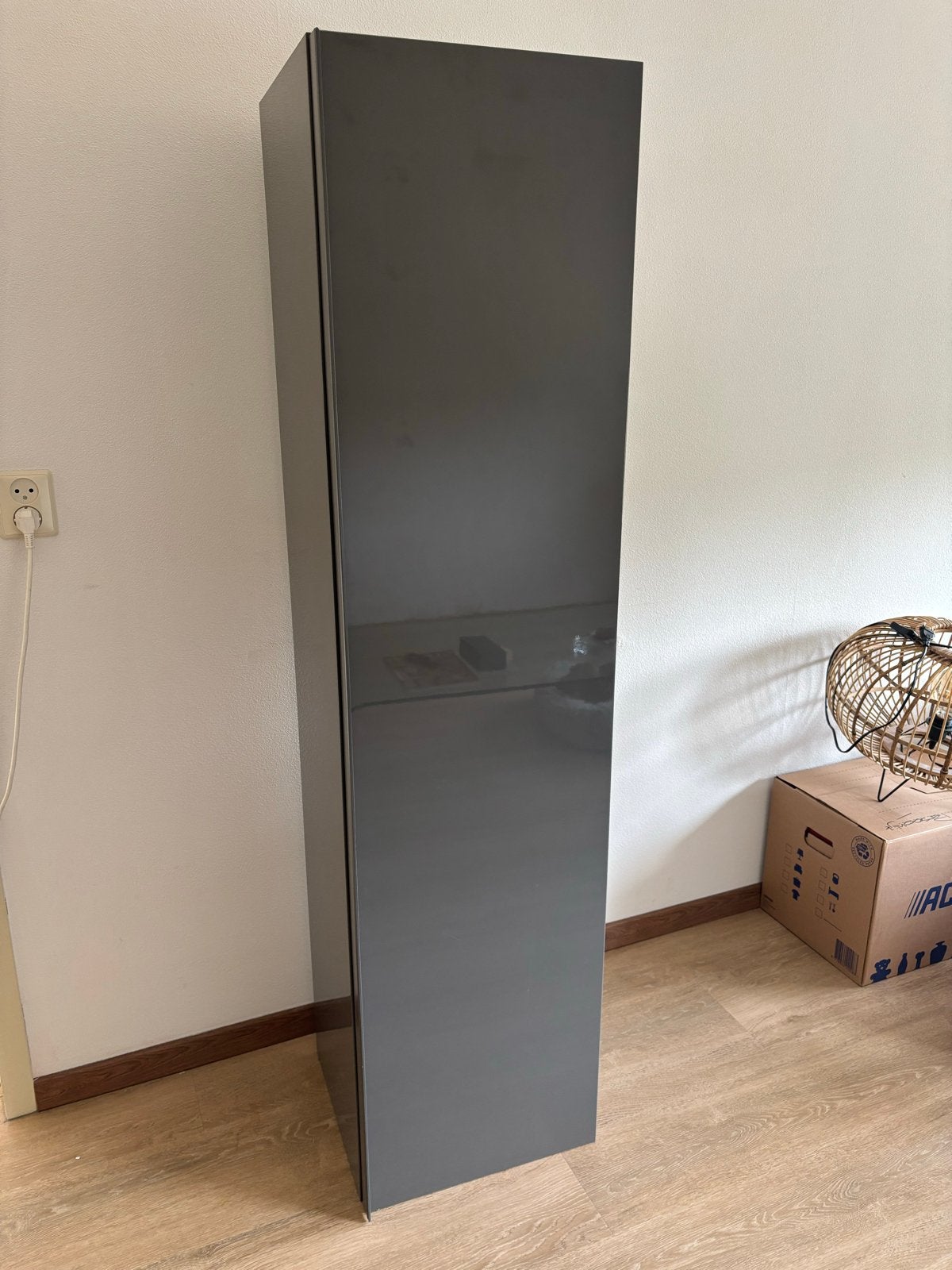 IKEA GODMORGON Hoge Kast met Glazen Planken, Ophalen, Zo goed als nieuw
