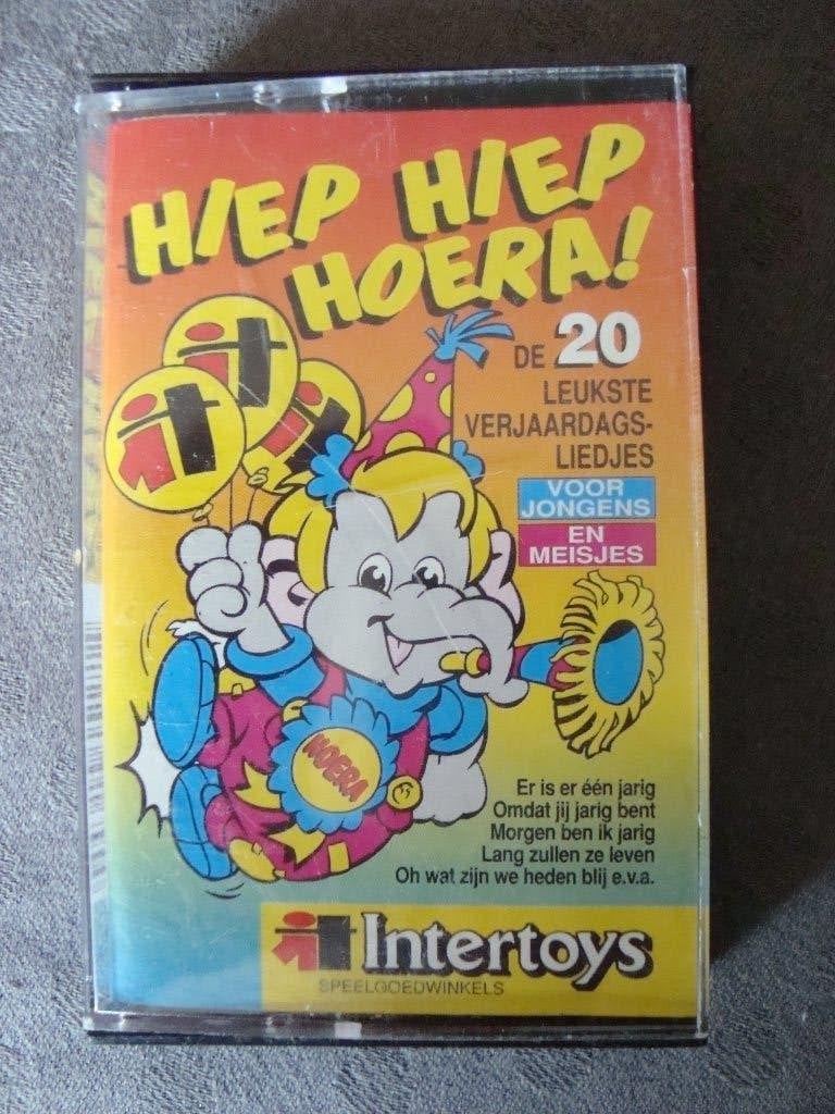 Hiep hiep hoera, Kinderen en Jeugd, 1 bandje, Ophalen of Verzenden, Zo goed als nieuw