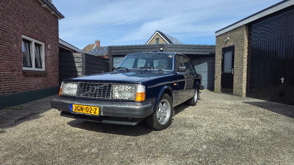 VOLVO 244 GL - WEGENBELASTINGVRIJ, Blauw, Particulier, Sedan, Geïmporteerd