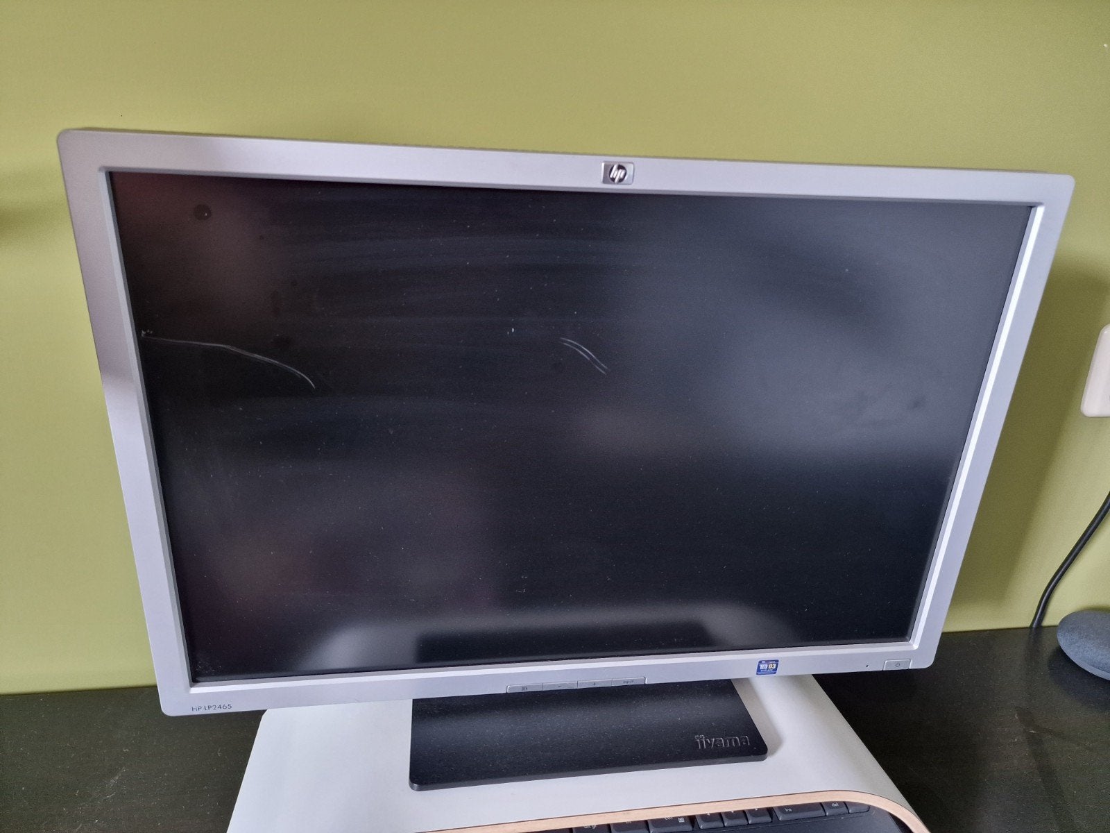 Gratis - Computer scherm met gebruiksporen, Computers en Software, Monitoren, Ophalen, Gebruikt, 60 Hz of minder, LED