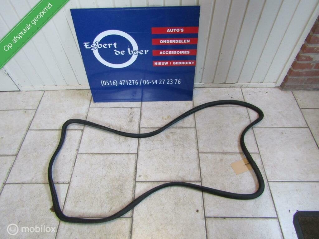 Raamrubber voorruit vaste pees opel kadett c coupe 74 t/m 79, Auto-onderdelen, Gebruikt, Opel, Ophalen of Verzenden, Opel