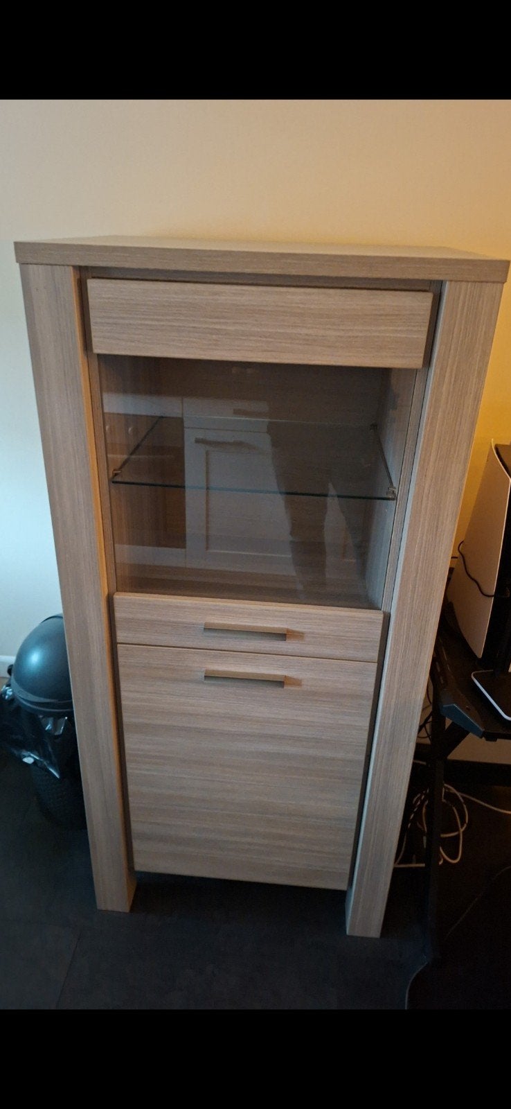 vitrinekast tafel stoelen dressoir, Huis en Inrichting, Ophalen, Met plank(en), Gebruikt, Glas