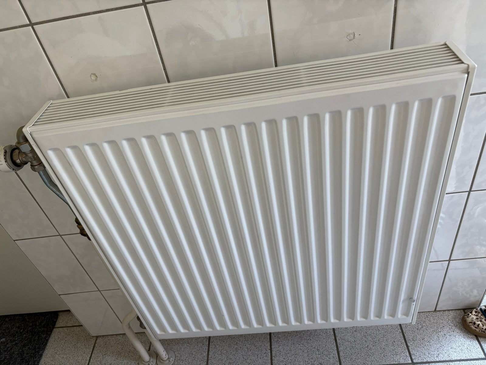 Gebruikte radiator met thermostaatknop, 30 tot 80 cm, Radiator, Ophalen of Verzenden, 60 tot 150 cm