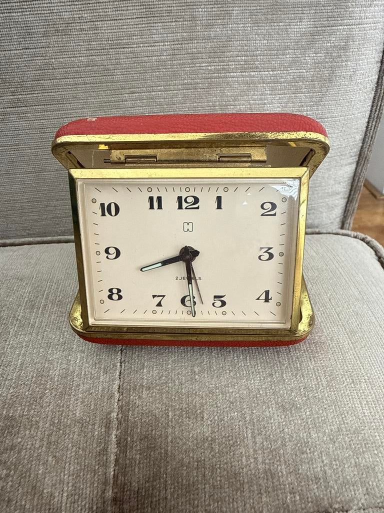 Vintage Reiswekker H, rood met goudkleurige details, Witgoed en Apparatuur, Wekkers, Ophalen of Verzenden, Zo goed als nieuw