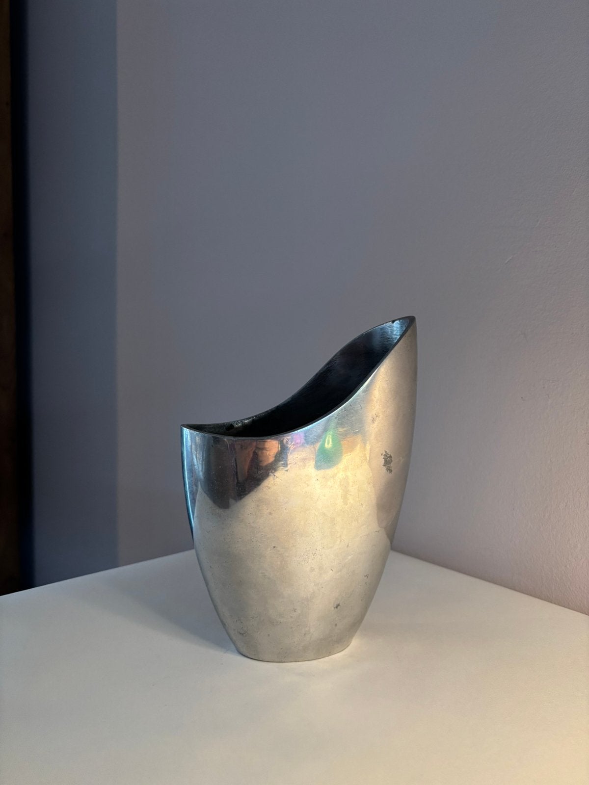 Vintage IKEA Anne Efverlund assymetrische aluminium vaas, Overige materialen, Gebruikt, Overige kleuren, Verzenden