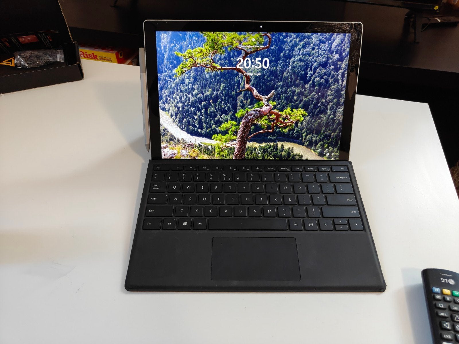 Microsoft Surface Pro 7 i5/8GB/128GB met barsten, Ophalen of Verzenden, 12 inch