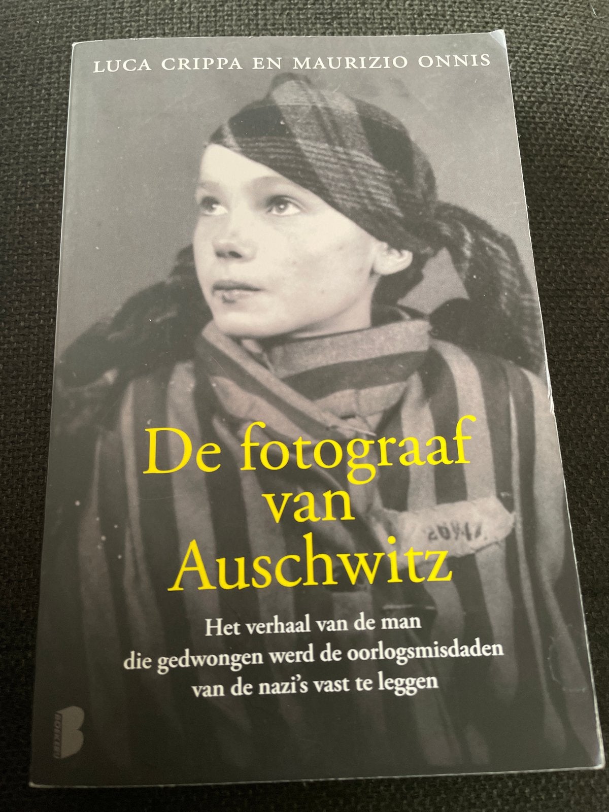 De fotograaf van Auschwitz - Luca Crippa en Maurizio Onnis, Ophalen of Verzenden, Tweede Wereldoorlog, Zo goed als nieuw, Algemeen