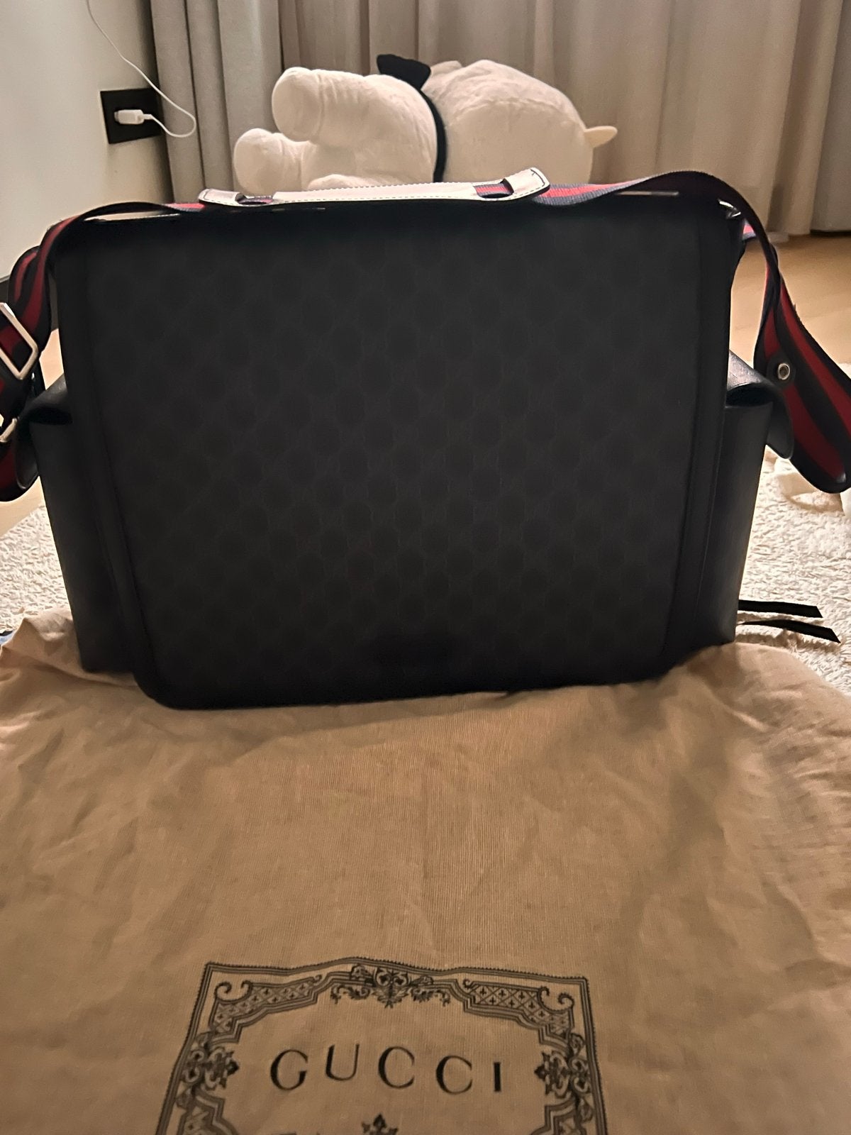 Gucci luiertas zo goed als nieuw! Origineel met hoes., Kinderen en Baby's, Gucci, Zwart, Zo goed als nieuw, Meerdere opbergvakken