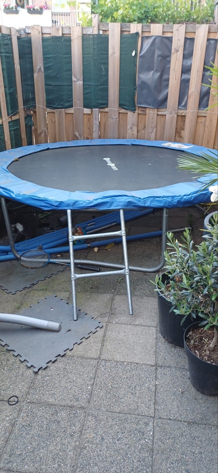 Trampoline 250 cm met beschermnet - Zeer goede staat, Ophalen of Verzenden, Zo goed als nieuw