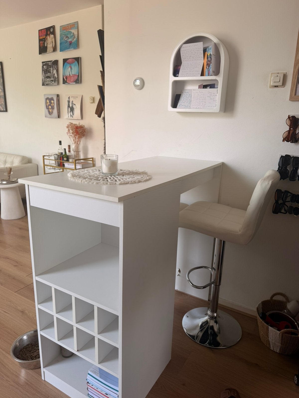 Witte hoge tafel / bar, Ophalen, Gebruikt