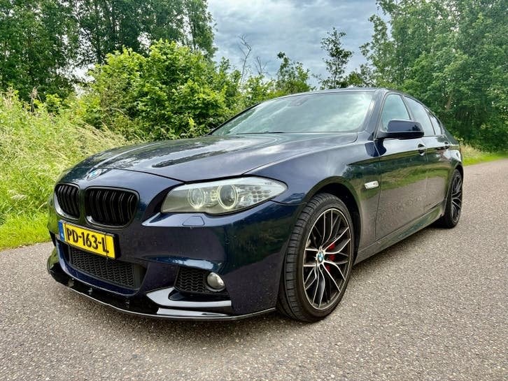 BMW 5-Serie 550i 2011  M-Pakket, Auto's, BMW, Automaat, Achterwielaandrijving, 8 cilinders, 2000 kg