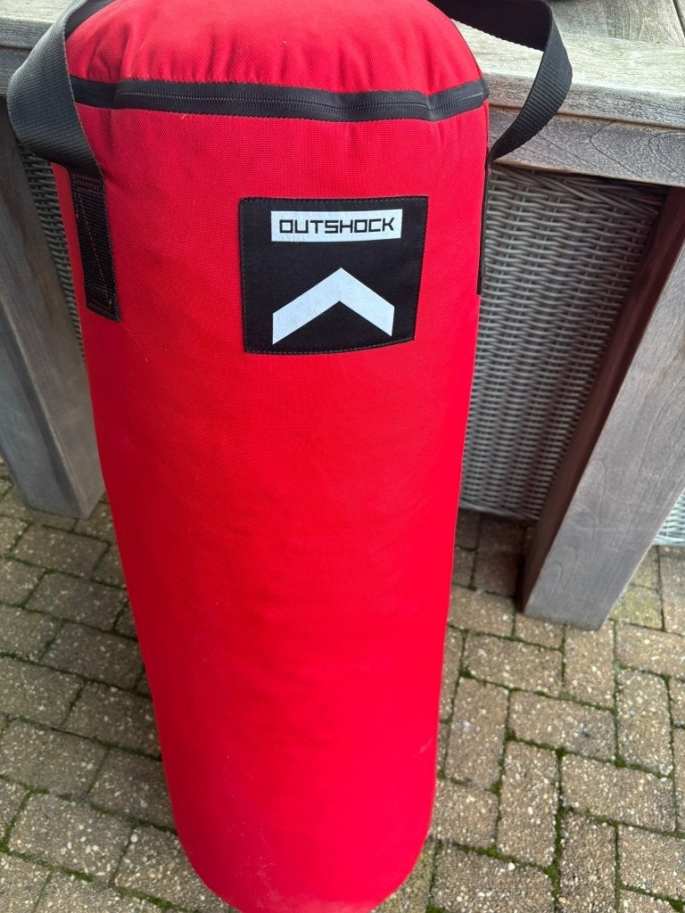 Outshock bokszak + bokshandschoenen 14 OZ, Ophalen, Gebruikt, Bokszak